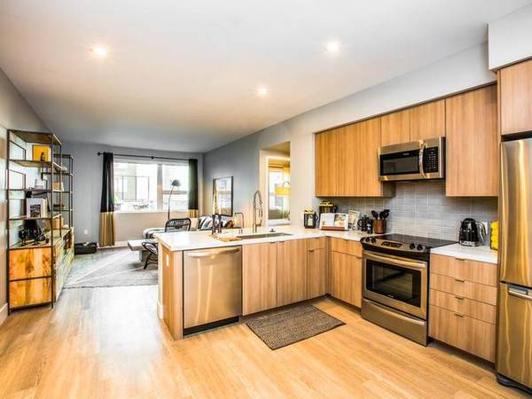 Listing photo 1 of 5