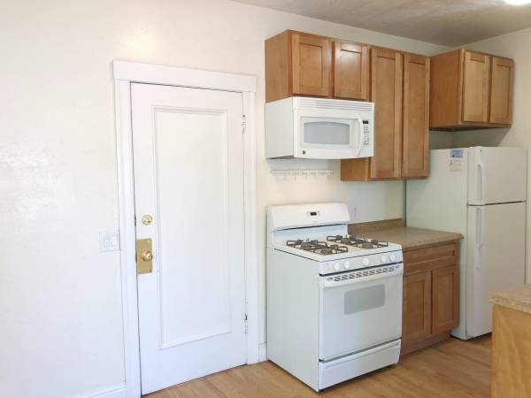 Listing photo 1 of 5