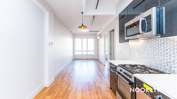 Listing photo 1 of 5