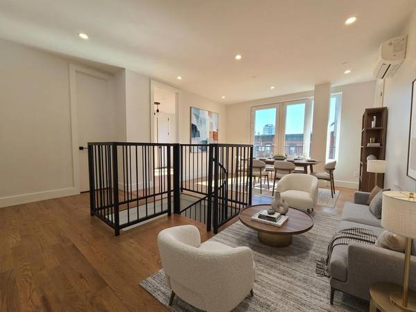 Listing photo 1 of 5