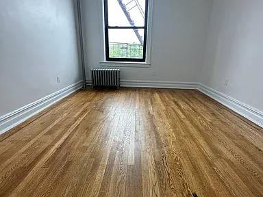 Listing photo 1 of 4