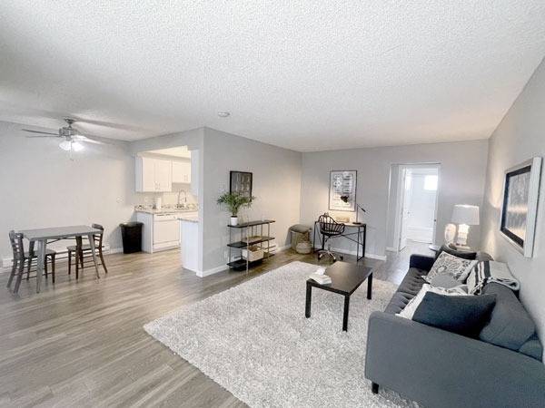 Listing photo 1 of 5