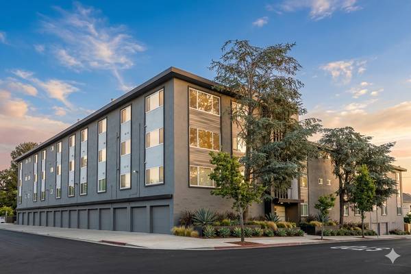 Listing photo 1 of 5