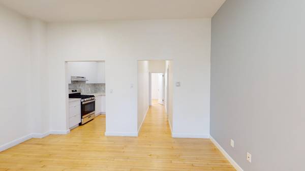 Listing photo 1 of 5