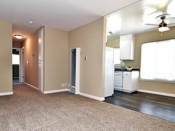 Listing photo 1 of 5