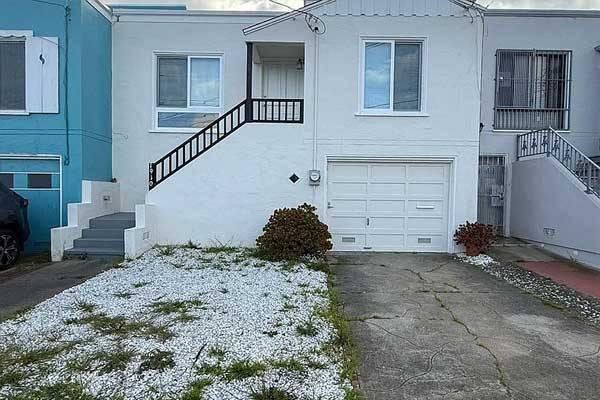Listing photo 1 of 4