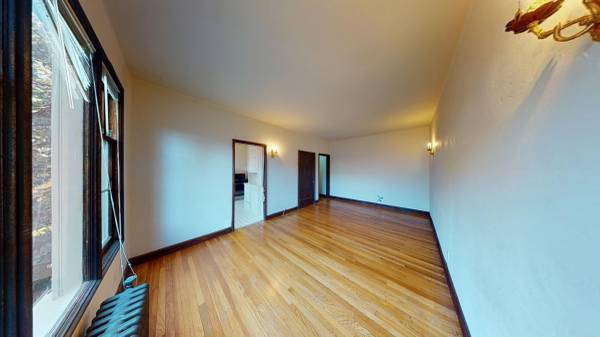 Listing photo 1 of 5