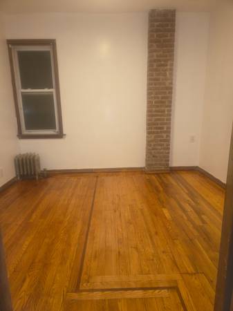 Listing photo 1 of 4