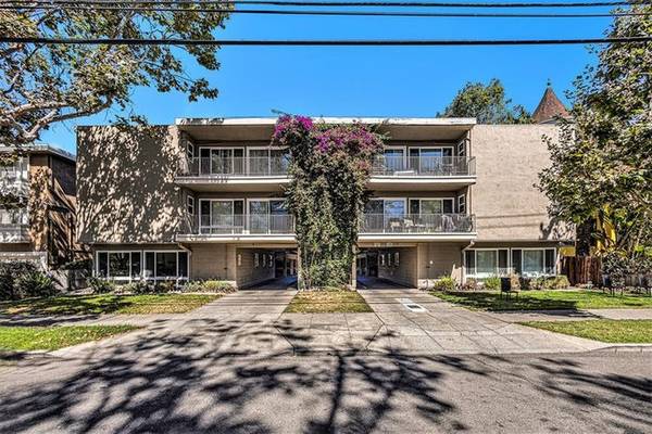 Listing photo 1 of 5