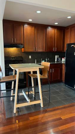 Listing photo 1 of 5