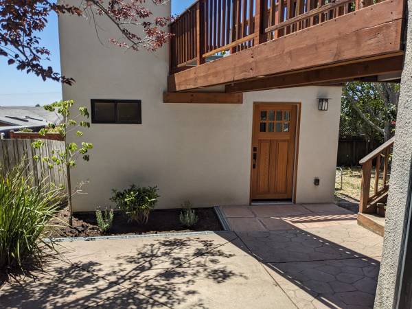 Listing photo 1 of 5