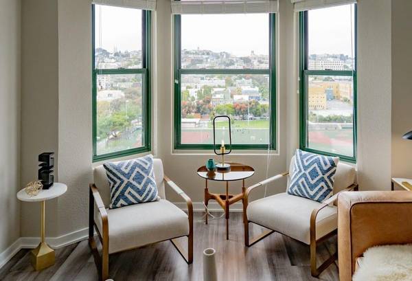 Listing photo 1 of 5