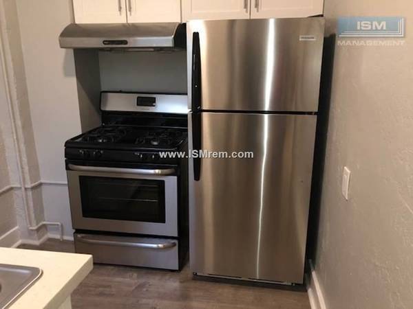 Listing photo 1 of 5