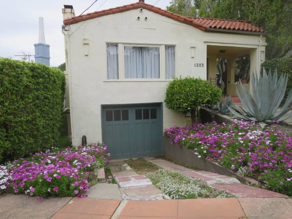 Listing photo 1 of 5
