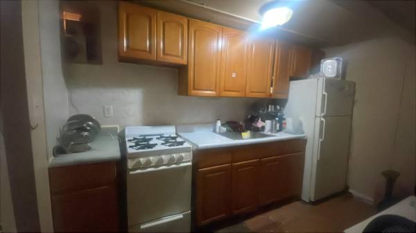 Listing photo 1 of 5