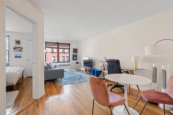 Listing photo 1 of 5