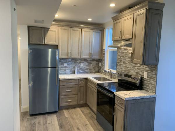 Listing photo 1 of 5