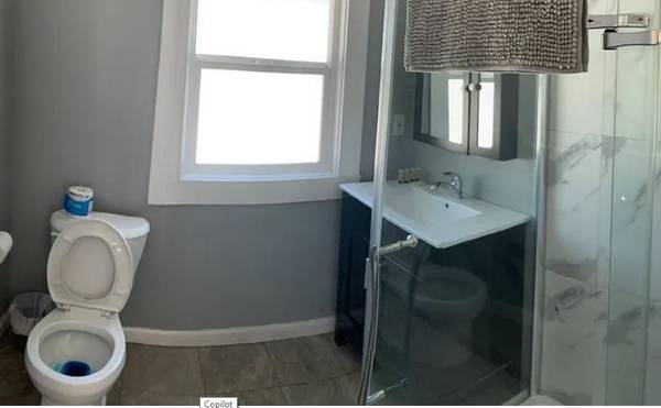 Listing photo 1 of 3