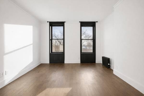 Listing photo 1 of 5