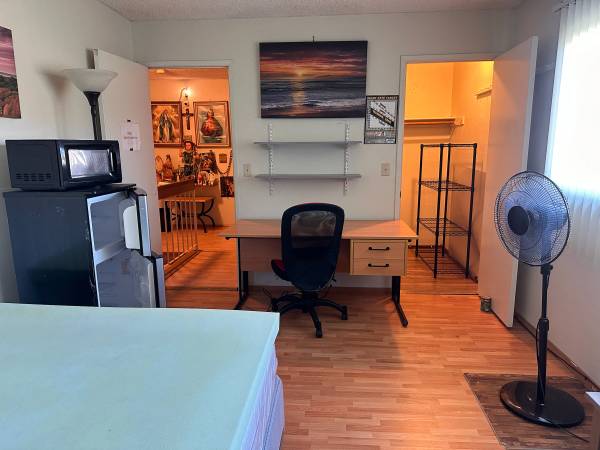 Listing photo 1 of 5