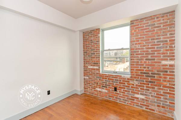 Listing photo 1 of 5