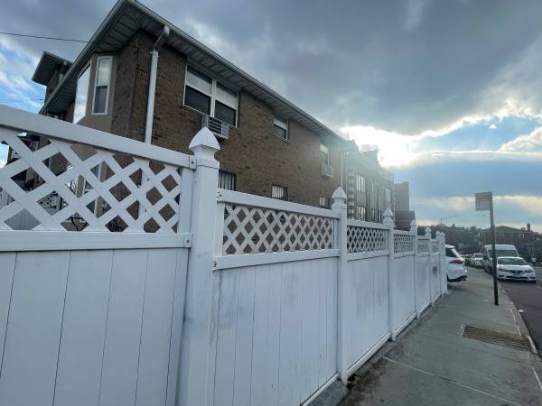 Listing photo 1 of 5