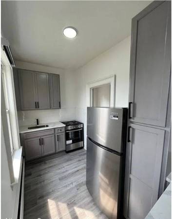 Listing photo 1 of 3