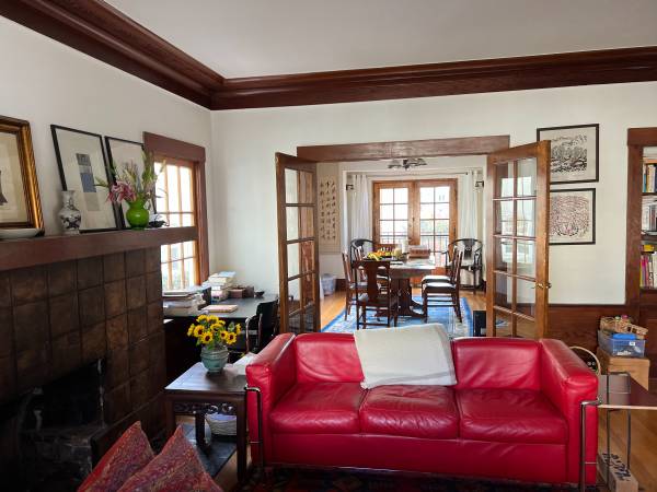 Listing photo 1 of 4