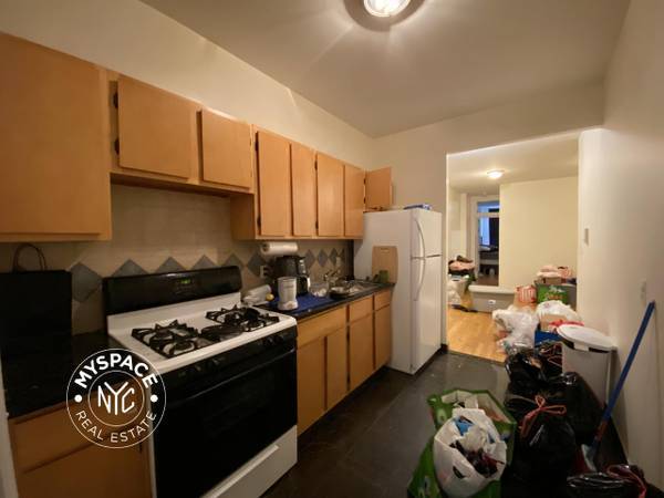 Listing photo 1 of 5