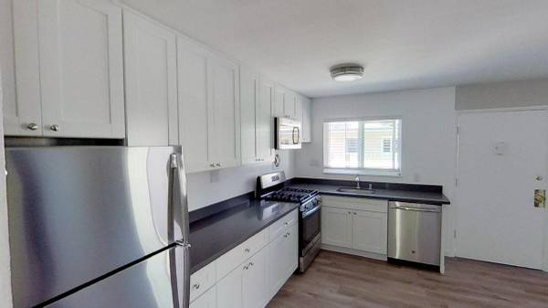 Listing photo 1 of 5