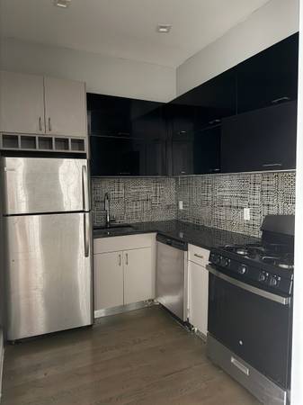 Listing photo 1 of 5