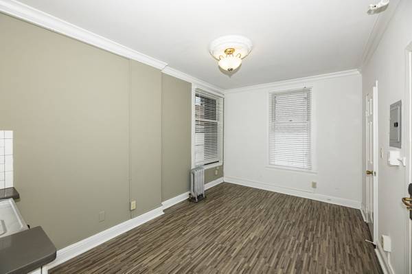 Listing photo 1 of 5