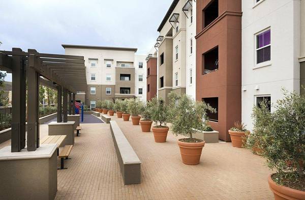 Listing photo 1 of 5