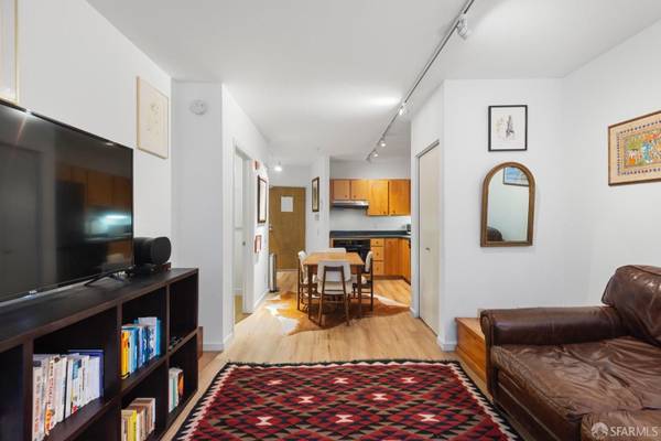 Listing photo 1 of 5