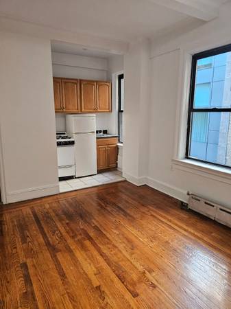 Listing photo 1 of 5