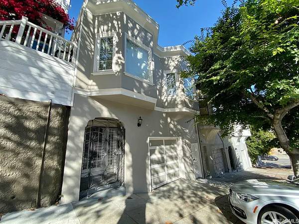 Listing photo 1 of 4