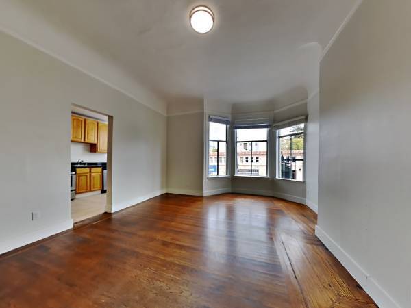 Listing photo 1 of 5