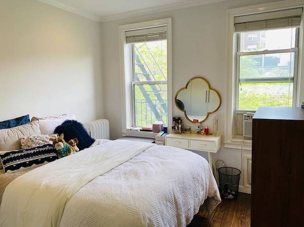 Listing photo 1 of 5