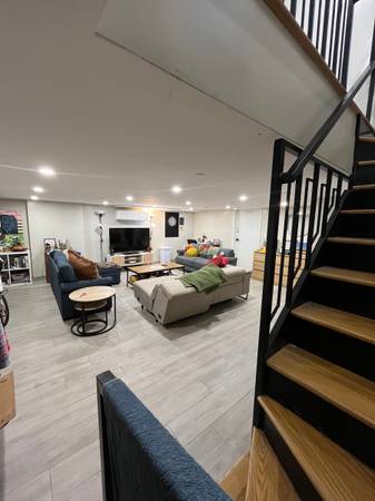 Listing photo 1 of 5