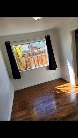 Listing photo 1 of 3