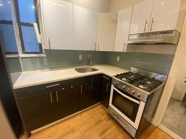 Listing photo 1 of 5