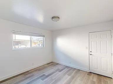 Listing photo 1 of 5
