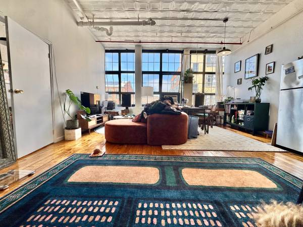 Listing photo 1 of 5