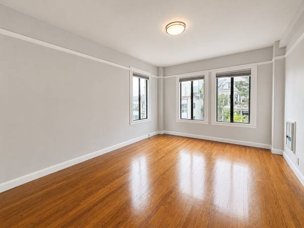 Listing photo 1 of 5