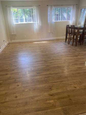 Listing photo 1 of 5