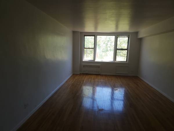 Listing photo 1 of 5