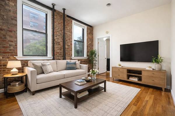 Listing photo 1 of 5