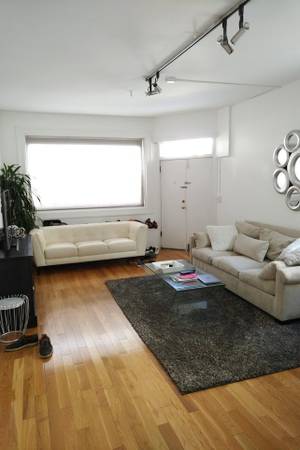Listing photo 1 of 5