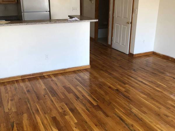 Listing photo 1 of 5
