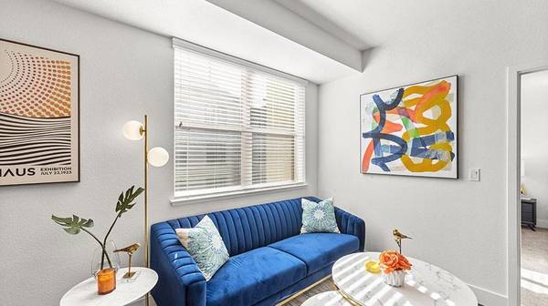 Listing photo 1 of 5